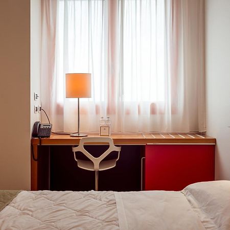 New Ipoint Hotel Сан-Джованні-ін-Персічето Екстер'єр фото