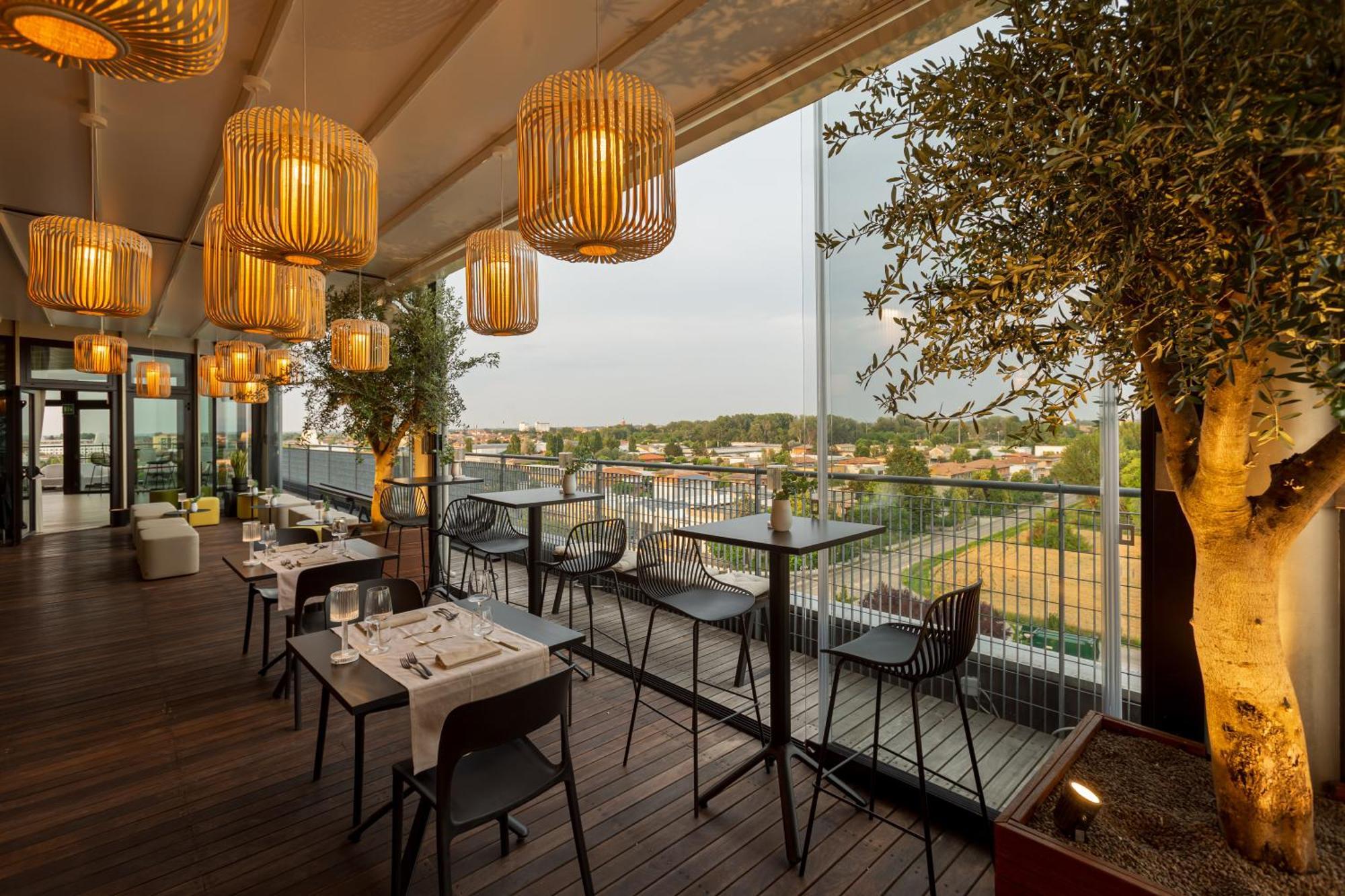 New Ipoint Hotel Сан-Джованні-ін-Персічето Екстер'єр фото